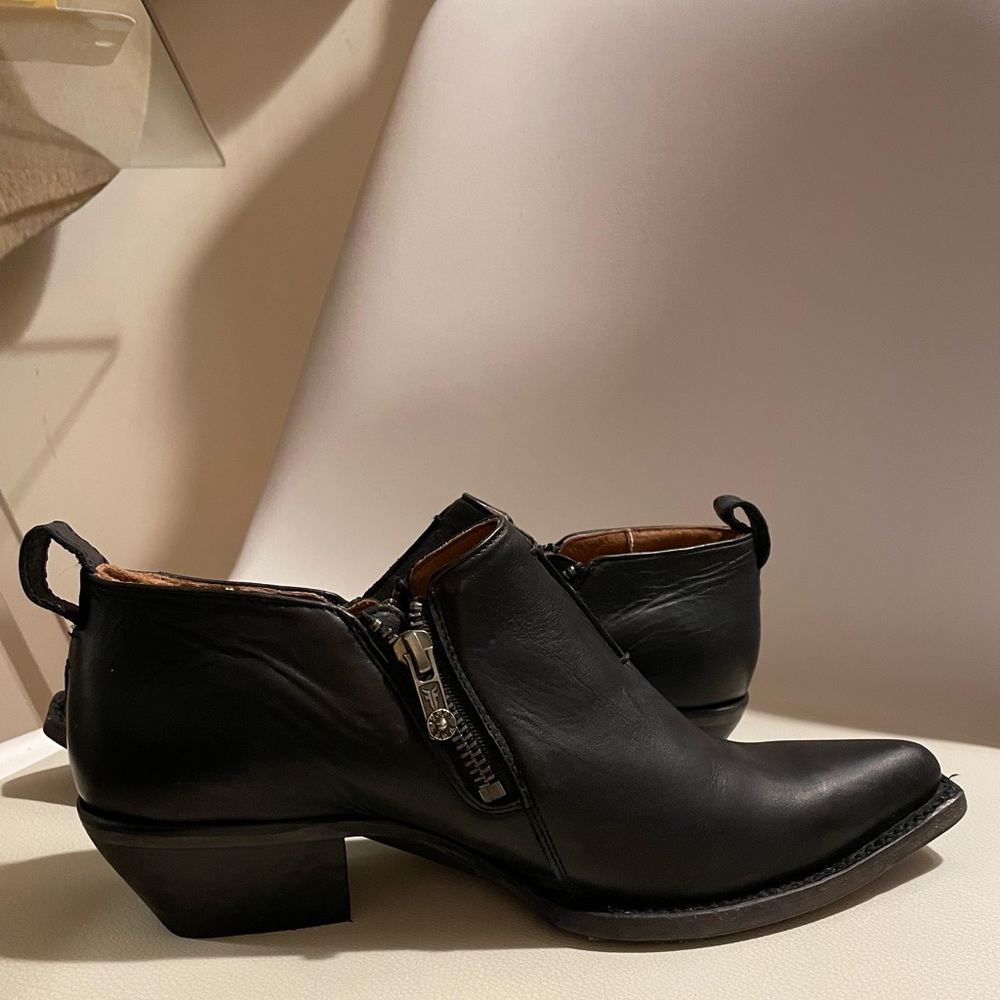 Frye Sacha Moto Booti